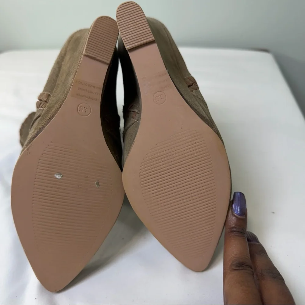 Charles by Charles David Naya Size 6.5 Tan‎ Brown Suede Wedge Booties